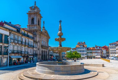 Guimaraes, Portekiz, 22 Mayıs 2019: San Pedro Kilisesi manzarası