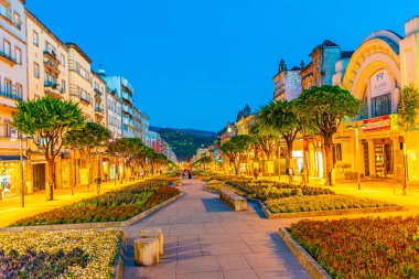 Braga, Portekiz, 22 Mayıs 2019: Gezen insanların günbatımı