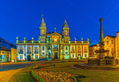 Braga, Portekiz, 22 Mayıs 2019 Sao Kilisesi 'nin gün batımı manzarası 