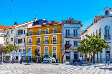 Leiria, Portekiz, 27 Mayıs 2019: İnsanlar meydanda geziniyor