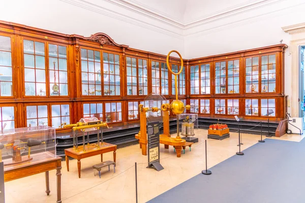 COIMBRA, PORTUGAL, MAY 21, 2019: Physics section of the museum o — Stock Photo, Image