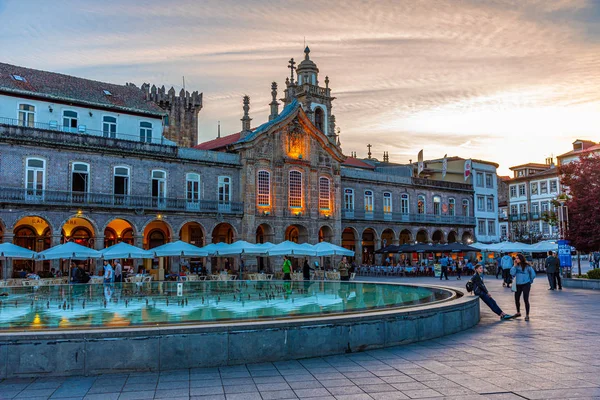 BRAGA, PORTUGAL, 22 MAI 2019 : Coucher de soleil sur Praca da Republica — Photo