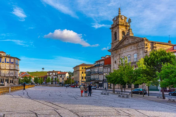 Guimaraes, Portugal, 23 mei 2019: Zicht op kerk van San Pedro a — Stockfoto