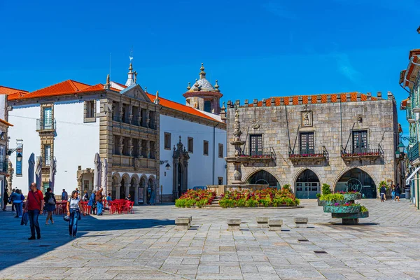 VIANA DO CASTELO, PORTUGAL, 24 de maio de 2019: As pessoas estão passeando — Fotografia de Stock