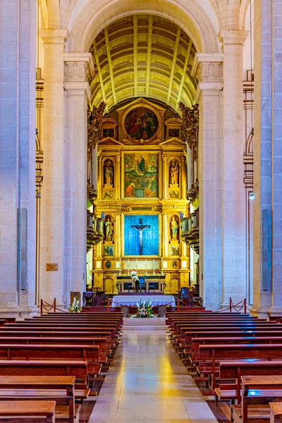 Leiria, Portugal, 27 mei 2019: Interieur van de kathedraal van Leiria, — Stockfoto