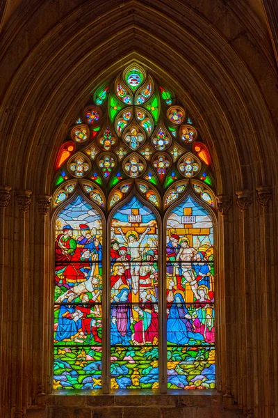 BATALHA, PORTUGAL, 28 DE MAYO DE 2019: Vidrieras en la Batalha mo — Foto de Stock