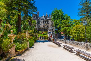 Sintra, Portekiz, 30 Mayıs 2019: İnsanlar gr 'de geziniyor