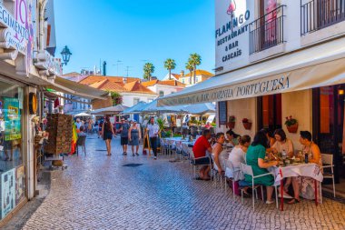 Cascais, Portekiz, 31 Mayıs 2019: İnsanlar na 'da geziniyor