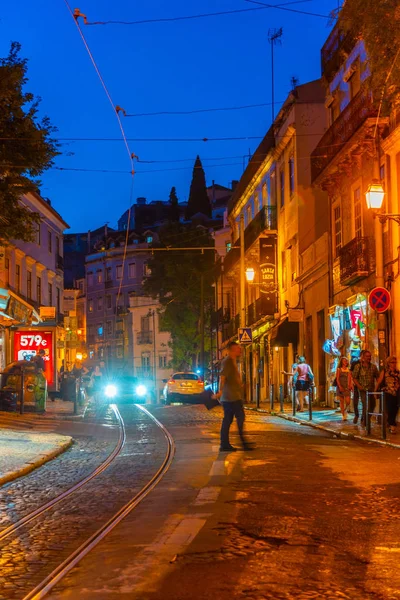 LISBOA, PORTUGAL, 31 DE MAYO DE 2019: La gente está paseando por — Foto de Stock