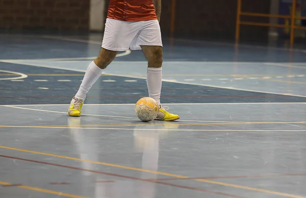 Futsal player in the sports hall — Stock Photo, Image