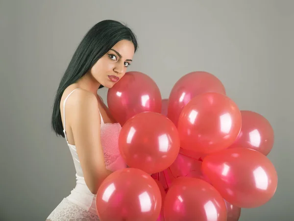 Mädchen mit Luftballons — Stockfoto