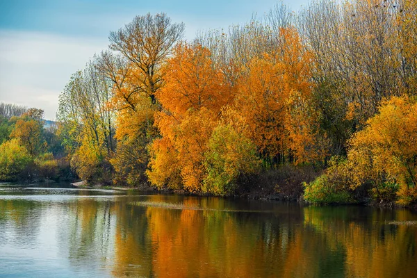 Prachtig herfstlandschap — Stockfoto