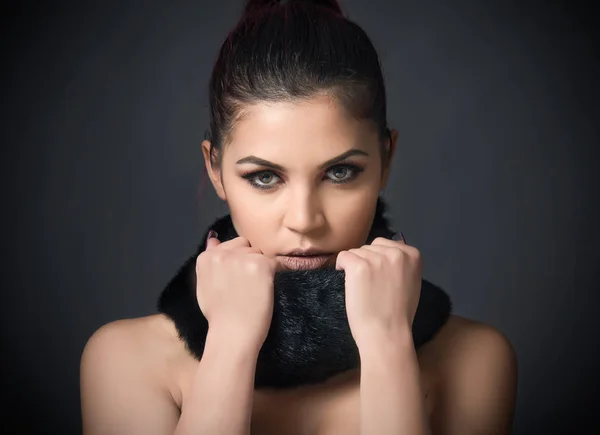 Retrato de mujer hermosa — Foto de Stock