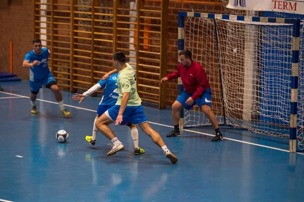 Futsal gracza w hali sportowej — Zdjęcie stockowe