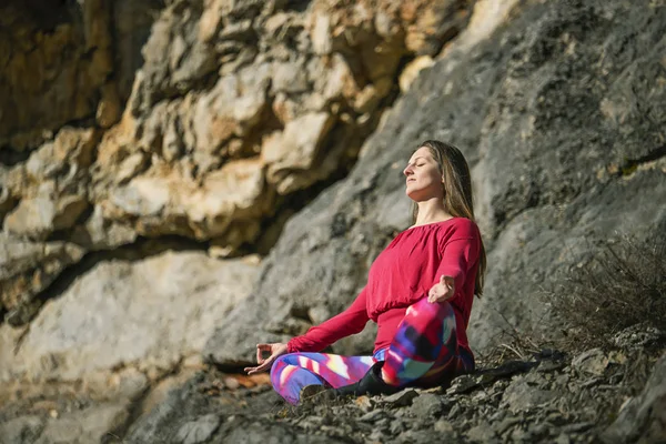 Yoga dans la nature — Photo