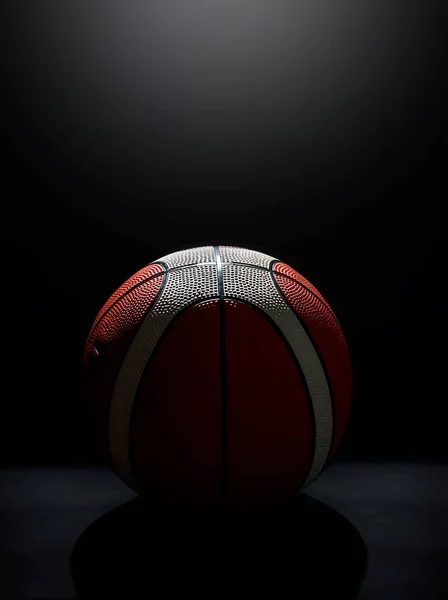 Basketball dans le noir — Photo