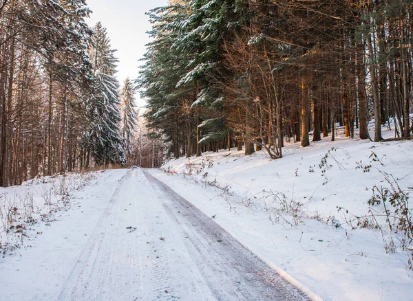 Estrada com neve — Fotografia de Stock