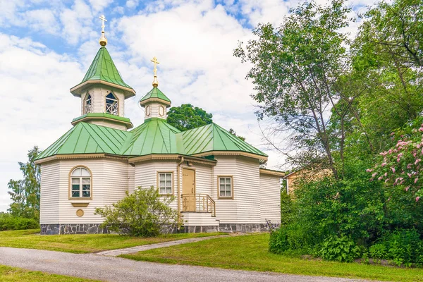Iglesia Ortodox de San Nicolás en la ciudad de Imatra.Finlandia — Foto de Stock