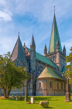 Yaz günü Nidaros Katedrali. Trondheim. Norveç
