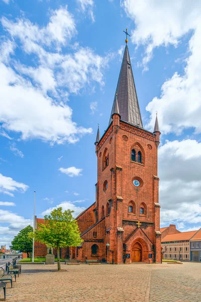 Vista de la iglesia luterana de San Nicolás en Vejle.Denmark — Foto de Stock