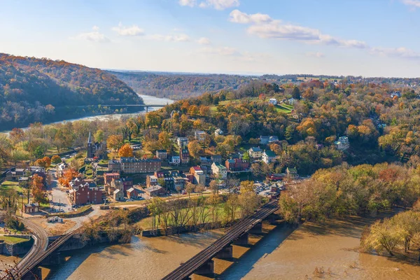 Maryland Heights 'ten Harper Ferry Ulusal Parkı manzarası. Batı V.