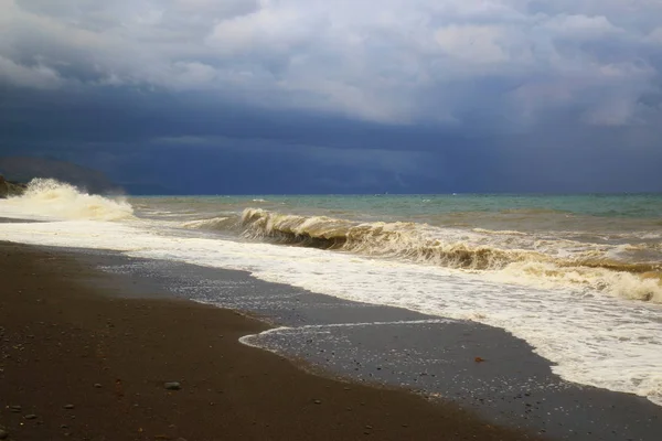 Vackert havslandskap under storm — Stockfoto