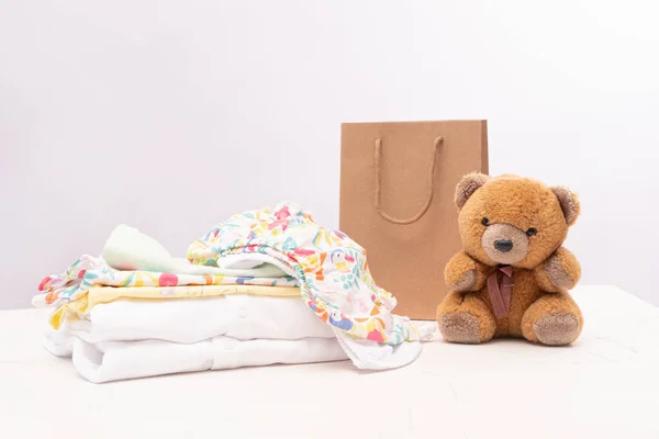 Çocuk Için Şirin Bir Alışveriş Bir Çocuk Dolabının Bir Parçası — Stok fotoğraf