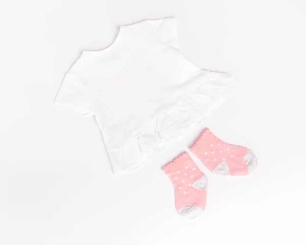 Nové Oblečení Pro Novorozence Dívka Bílém Pozadí — Stock fotografie