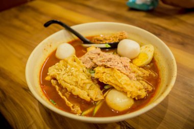 Jonker 88, Melaka, Malezya 'da eski bir restoran Nyonya Laksa ve Assam Laksa gibi en popüler melaka yemeklerini sunar.