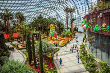 Çiçek Kubbesi, Singapur Körfezi kıyısındaki bahçelerin serinletilmiş iki konservatuarından biridir..