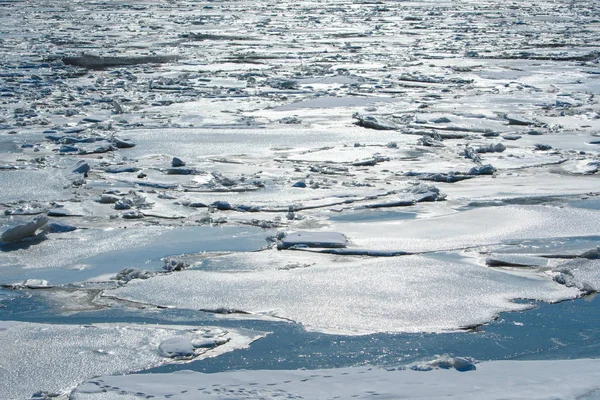 Pas Geste Nombreux Floes Glace Sur Rivière Toujours Pas Complètement — Photo