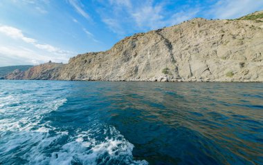 Kırım, Ukrayna 'da Karadeniz' in güzel kayalık kıyıları.