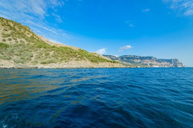 Kırım, Ukrayna 'da Karadeniz' in güzel kayalık kıyıları.