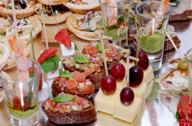 Karadeniz, Ukrayna ve Kırım 'ın kayalık sahili.