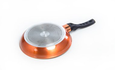 Beyaz arka planda tavayı ters çevirme