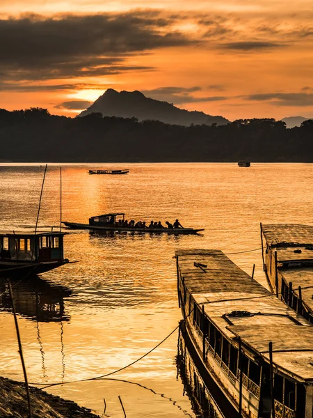 Barcos turísticos en el río Mekong — Foto de Stock