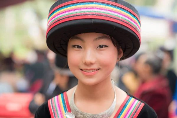 Yerel dağcı kadın