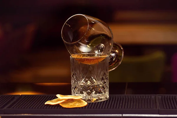 Mavi ceket kokteyl Isınma 