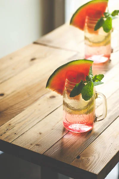 Naneli Karpuz Limonatası, Negatif Alan