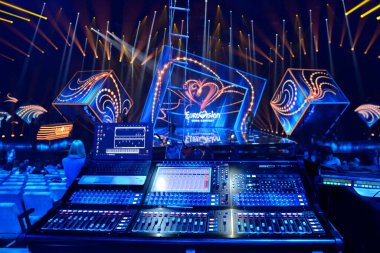 Kyiv, Ukrayna - 08 Şubat 2020: Eurovision-2018 Eurovision seçmeleri sırasında Ukrayna 'dan Logo Eurovision ile Sahne