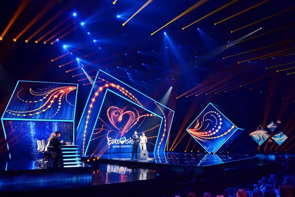 Kyiv, Ukrayna - 08 Şubat 2020: Eurovision-2018 Eurovision seçmeleri sırasında Ukrayna 'dan Logo Eurovision ile Sahne