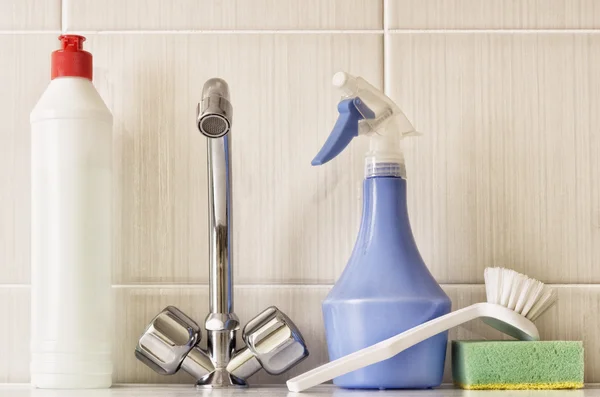 Kitchen faucet, brush and detergent. — Stock Photo, Image