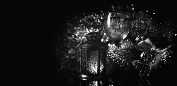 Glasses of champagne on a contrasting background. — Stock Photo, Image