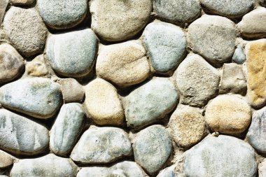 Doğal taş dokulu duvar inşa