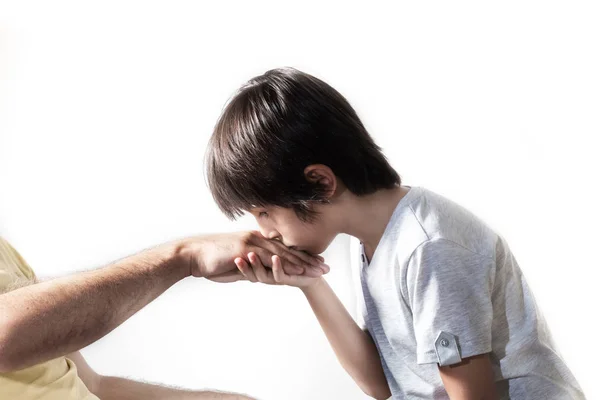 Öpüşme ebeveynin el evlat