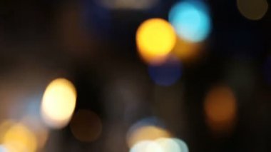 Kulüpte dans insanlar. Arka plan ışığı.