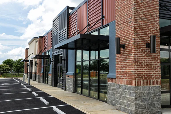New Shopping Strip Center Almost Ready to Open — Stock Photo, Image