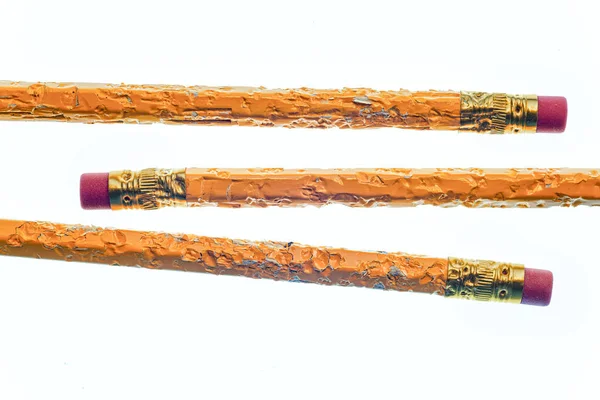 Vízszintes Lövés Radír Végéről Három Rágott Ceruzával Kettő Bal Oldalról — Stock Fotó