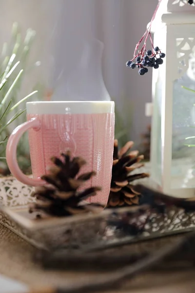 クリスマスの装飾とお茶 — ストック写真