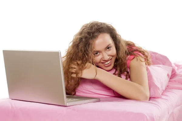 Femeia cu laptop — Fotografie, imagine de stoc